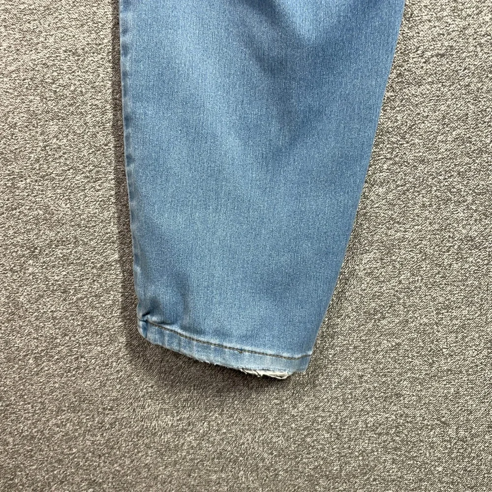 Catherines Sateen Stretch Light Wash Straight Leg Jeans Womens 18W Blue Denim
